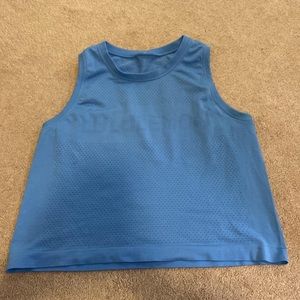 Lululemon Breeze By Muscle Logo Crop Tank / Size: 6 / Blue